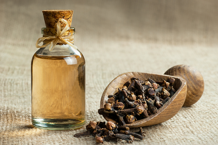 Clove-Oil-for-Toothache